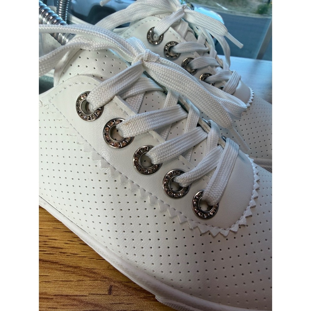Tommy Bahama Women's White Perforated Rhinestone Eyelet Sneakers Size 8 NWOTS - Picture 5 of 9